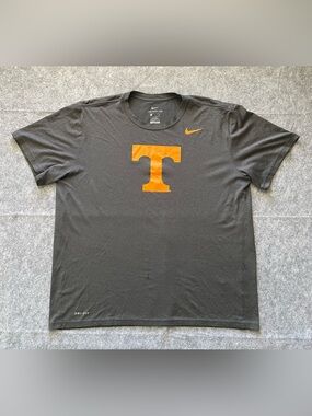 Nike Dri-FIT Tennessee Volunteers T Shirt Mens XL Gray Athletic Cut Short Sleeve